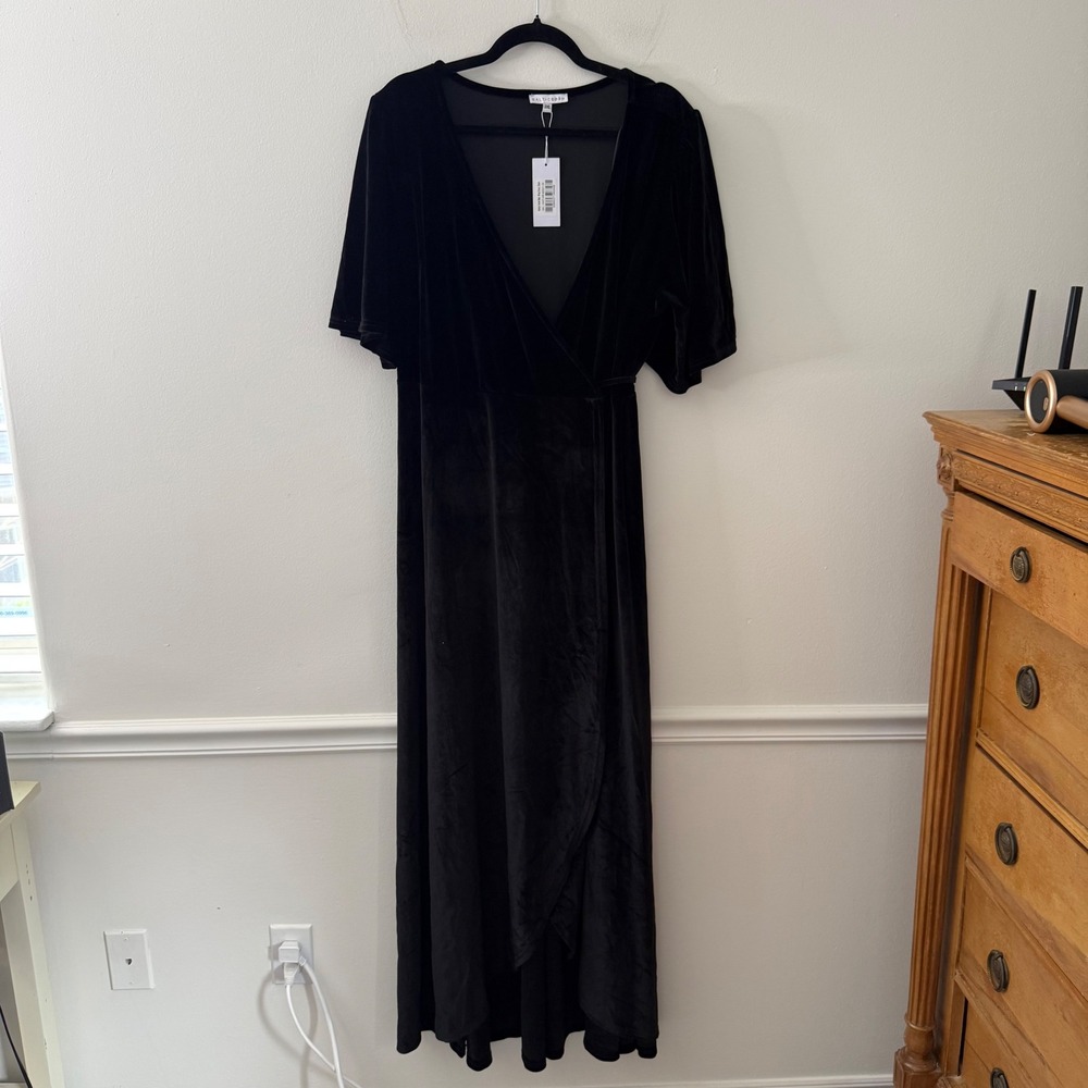 Baltic Born Katelyn Black Velvet Maxi Wrap Dress 3XL Short Sleeve Gown NEW